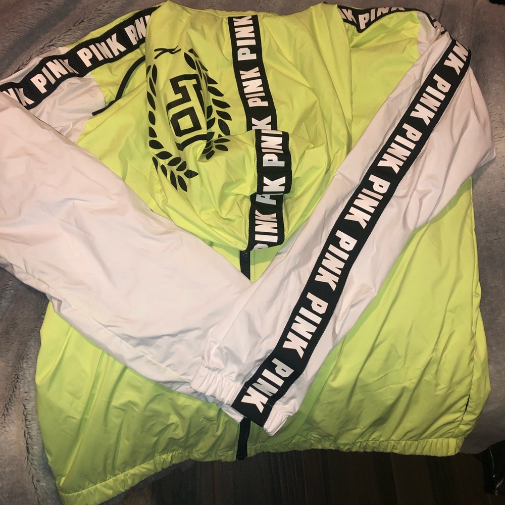 PINK VS Windbreaker/Rainjacket